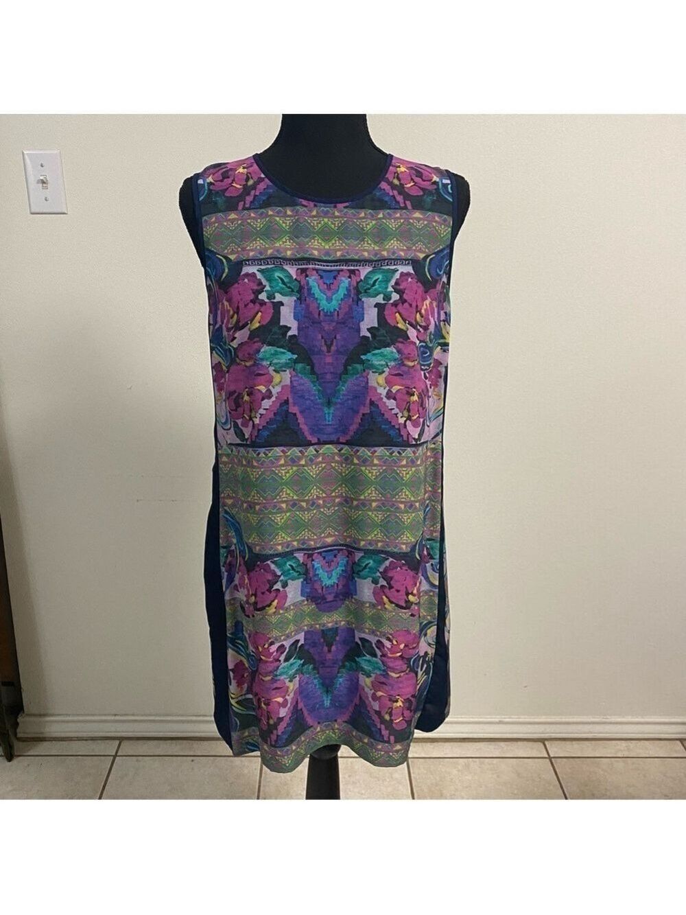 Kachel Dress Women’s Size 6P Black Floral Print 100% Silk Sleeveless Dress